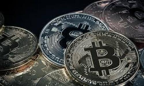 biao ti印度虚拟币与法定货币的区别解析/biao ti
印度虚拟币, 印度法定货币, 虚拟货币特点, 货币分类/guanjianci

### 内容主体大纲

1. **引言**
   - 简要介绍印度的货币体系，虚拟币和法定货币的基本概念。

2. **什么是法定货币**
   - 定义和特征
   - 印度的法定货币：印地语和货币符号
   - 发钞权和政府监管

3. **什么是虚拟币**
   - 定义和特征
   - 印度虚拟币的种类（比特币、以太坊等）
   - 虚拟币的去中心化特点

4. **印度法定货币与虚拟币的主要区别**
   - 法定性 vs 去中心化
   - 价值稳定性 vs 高波动性
   - 法律地位、监管程度
   - 使用场景与市场接受度

5. **印度的法律框架与虚拟币**
   - 目前虚拟币在印度的法律地位
   - 政府政策变化及其影响
   - 未来趋势预测

6. **印度虚拟币的投资风险与机会**
   - 投资虚拟币的优缺点
   - 如何评估虚拟币的价值？
   - 对投资者的建议

7. **结论**
   - 总结法定货币和虚拟币的特点
   - 对未来印度货币体系的展望

### 内容详细描述

#### 引言

在全球经济不断变化的今天，特别是数字货币的出现，让传统的货币形式受到挑战。印度作为一个拥有悠久货币历史的国家，也在探索虚拟币的可能性。本文将围绕印度的法定货币和虚拟币进行详细分析，帮助大家更好地理解这两者之间的区别。

#### 什么是法定货币

定义和特征
法定货币是由政府或中央银行发行并认可的货币。它可以在国家或地区内用于各种交易和支付。法定货币具有稳定性和广泛受认可的特点。通常，法定货币的价值由国家或地区的经济实力所支撑。

印度的法定货币
印度的法定货币是印度卢比（INR），其符号为₹。作为一种法定货币，印度卢比受印度政府和印度中央银行的监管和支持。

发钞权和政府监管
在印度，只有印度中央银行（Reserve Bank of India）有权发行货币。这意味着政府在控制货币供应方面拥有直接的能力，以保持经济的稳定和防范通货膨胀。

#### 什么是虚拟币

定义和特征
虚拟币，又称数字货币，是基于区块链技术的一种非实物形式的货币。它不依赖于传统银行系统，去中心化的特性使得交易能够在全球范围内进行。虚拟币的使用和认可仍在不断发展中。

印度虚拟币的种类
在印度，虚拟币的种类众多，以比特币和以太坊为代表。它们是在全球范围内广泛交易的数字货币，吸引了大量投资者的关注。

虚拟币的去中心化特点
虚拟币的一个显著特点是它们的去中心化，这意味着没有中央管理机构。这使得虚拟币交易可以在没有中介的情况下进行，从而提高了交易的效率和安全性。

#### 印度法定货币与虚拟币的主要区别

法定性 vs 去中心化
法定货币是由国家认可的具有法律效力的货币，受法律保护，而虚拟币通常缺少这种法律保障。

价值稳定性 vs 高波动性
法定货币的价值通常比较稳定，而虚拟币则可能会受到市场情绪和供需关系的影响，导致其价格剧烈波动。

法律地位、监管程度
法定货币受到国家政府的监管，法律明文规定其使用方式，而虚拟币在许多国家的法律地位仍不清晰，监管措施尚在制定中。

使用场景与市场接受度
法定货币在日常交易中被广泛接受，而虚拟币的使用仍然处于发展阶段，尚未广泛应用于实体经济中。

#### 印度的法律框架与虚拟币

目前虚拟币在印度的法律地位
尽管虚拟币在印度得到了部分认可，但法律地位仍不明确。政府对虚拟币的态度经历了多次变化，导致市场的不确定性。

政府政策变化及其影响
印度政府曾多次讨论虚拟币的监管政策，这些政策的变化对投资者和市场参加者产生了直接影响。

未来趋势预测
尽管面临挑战，虚拟币在印度也存在巨大的发展潜力。随着监管的逐步清晰，虚拟币的市场或将迎来新的机遇。

#### 印度虚拟币的投资风险与机会

投资虚拟币的优缺点
投资虚拟币有潜在的高收益，但也伴随着高风险。投资者需全面评估自身的风险承受能力。

如何评估虚拟币的价值？
评估虚拟币的价值可通过多种方法，包括技术分析、基本面分析和市场趋势观察等。

对投资者的建议
投资虚拟币前，投资者应做好充分的研究，并了解市场的波动性。制定合理的投资计划非常重要。

#### 结论

印度的法定货币与虚拟币各具特点，二者在使用场景、价值稳定性等方面均存在显著差异。随着技术的发展和法律框架的不断完善，未来印度的货币体系或将迎来新的变革。

### 相关问题

1. **印度法定货币的历史背景是什么？**
2. **虚拟币在全球范围内产生的影响是什么？**
3. **如何判断印度政府在虚拟币领域的态度？**
4. **虚拟币的交易安全性如何保障？**
5. **普通投资者如何参与虚拟币市场？**
6. **发展数字货币对传统银行体系的冲击是什么？**

由于字数限制，内容将分部分逐渐展开，确保每个问题都能详细阐述。请确认是否需要继续深入每个问题。